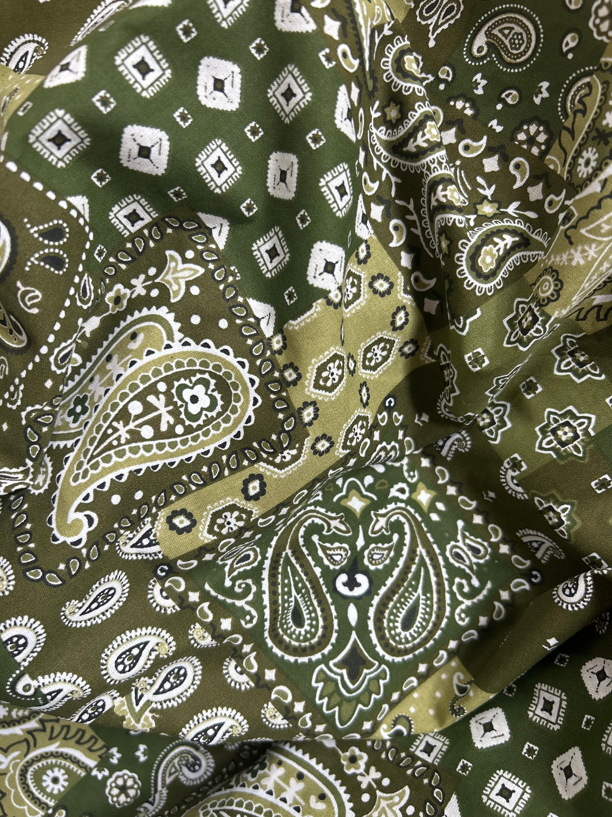 Bermuda paisley kaki