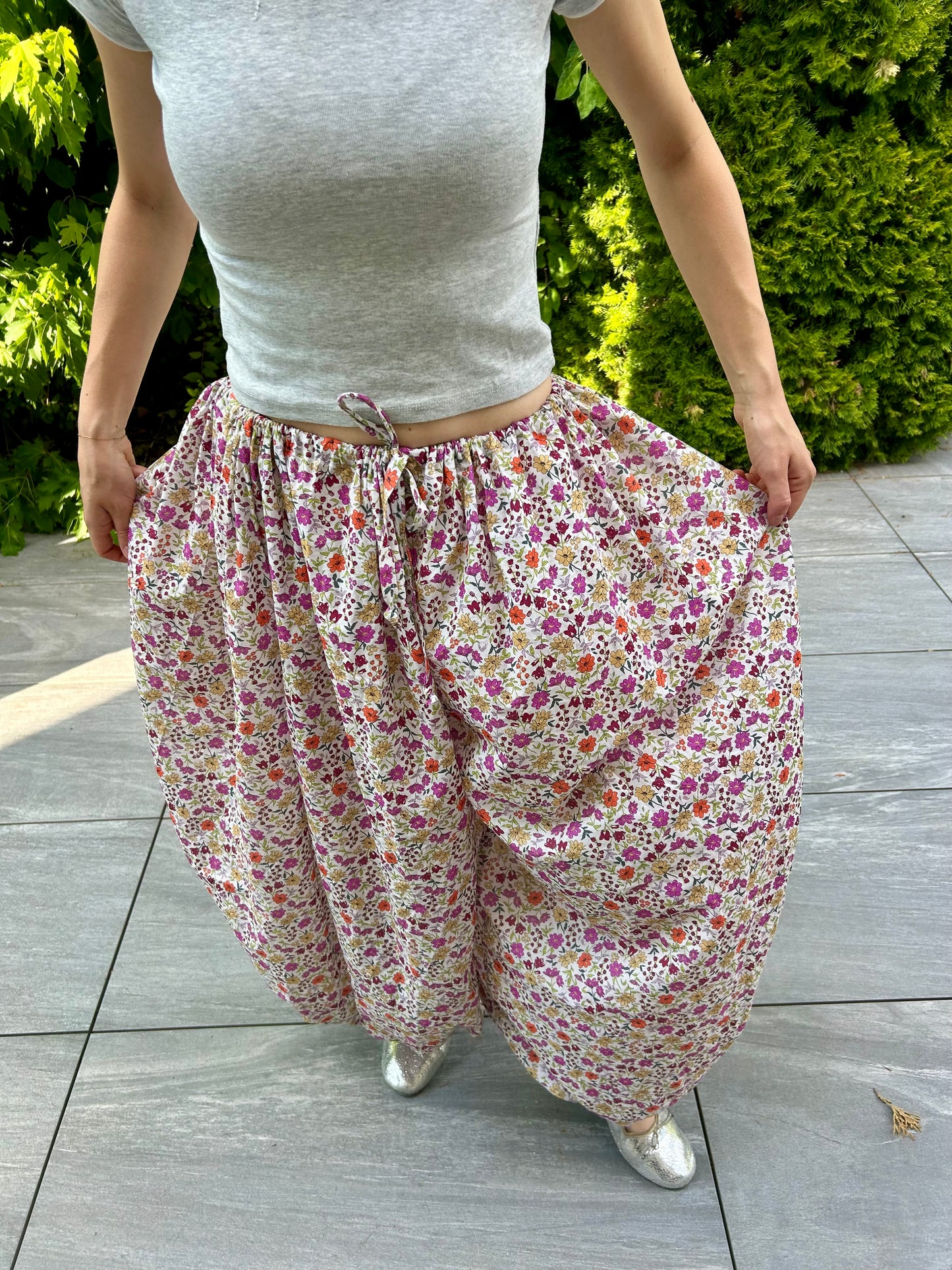 Pantalon à Fleurs Fond Écru